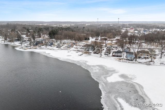 12860 Merlau Avenue, Plainwell, MI 49080