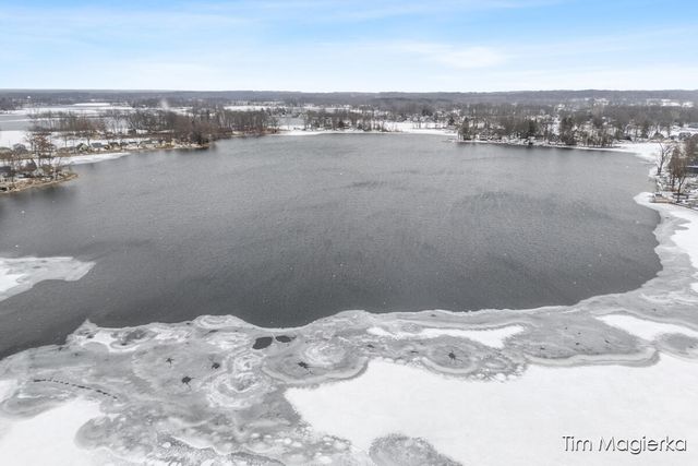 12860 Merlau Avenue, Plainwell, MI 49080