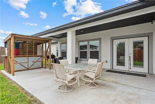 3302 Hadi Dr, Corpus Christi, TX 78415