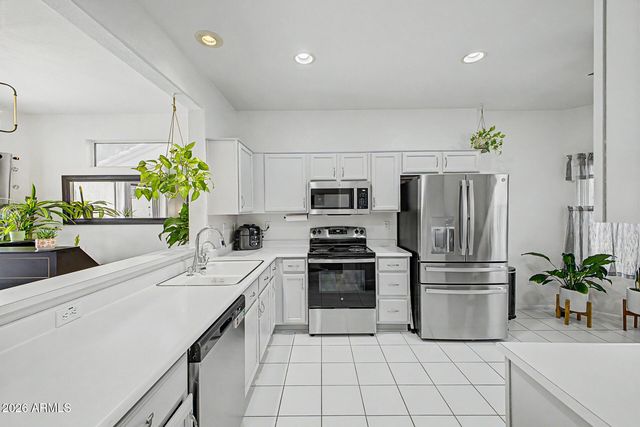 15612 W GRAND CREEK Lane, Surprise, AZ 85374