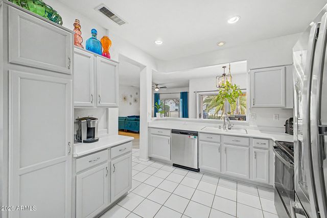 15612 W GRAND CREEK Lane, Surprise, AZ 85374