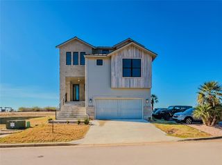25837 Case LN 10, Spicewood, TX 78669