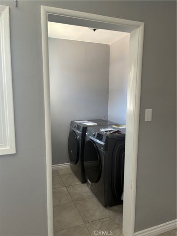 1000 E 54, Los Angeles, CA 90011