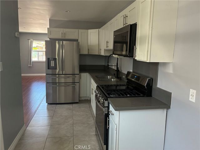 1000 E 54, Los Angeles, CA 90011