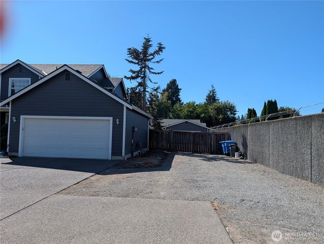 1316 19th Street Pl NW, Puyallup, WA 98371