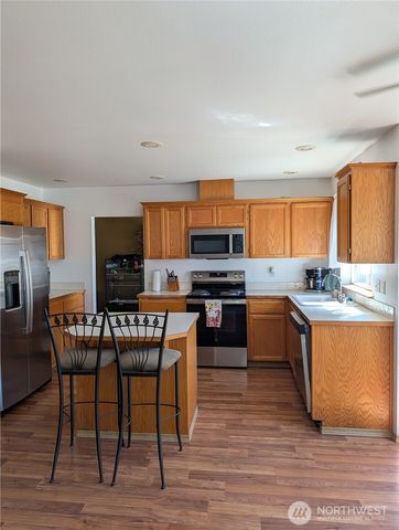 1316 19th Street Pl NW, Puyallup, WA 98371