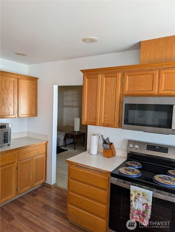 1316 19th Street Pl NW, Puyallup, WA 98371