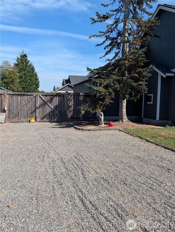 1316 19th Street Pl NW, Puyallup, WA 98371