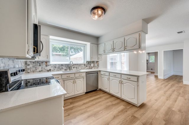 3600 Murphy Drive, Bedford, TX 76021