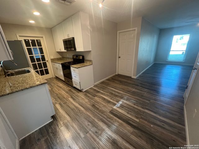 4606 Avenida Prima, San Antonio, TX 78233