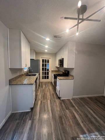 4606 Avenida Prima, San Antonio, TX 78233