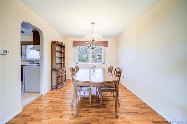 17 Ross Lane, Middletown, NY 10941