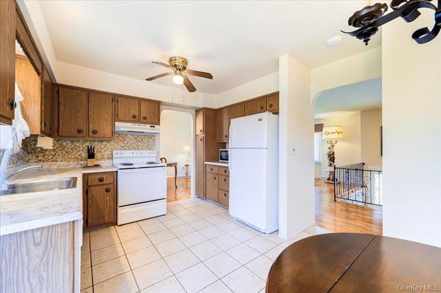 17 Ross Lane, Middletown, NY 10941