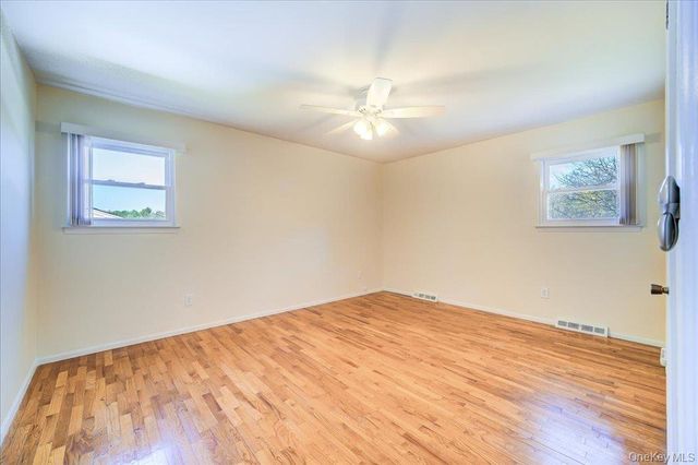 17 Ross Lane, Middletown, NY 10941