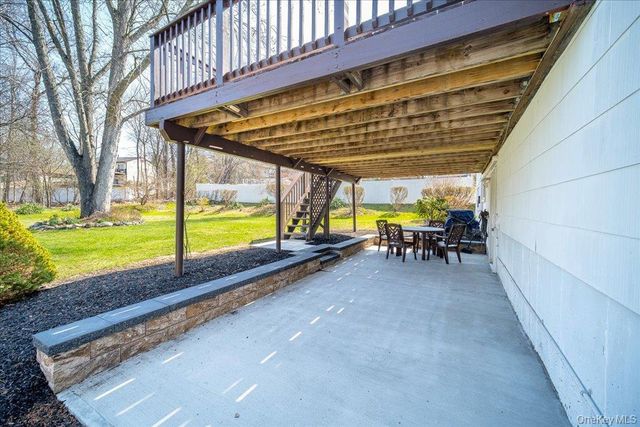 17 Ross Lane, Middletown, NY 10941