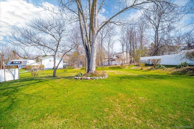 17 Ross Lane, Middletown, NY 10941