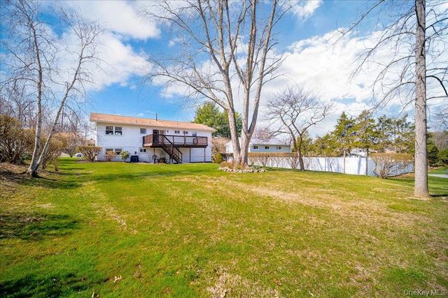 17 Ross Lane, Middletown, NY 10941