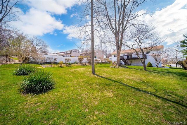 17 Ross Lane, Middletown, NY 10941