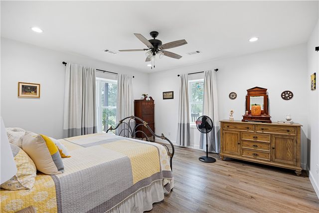 887 CR 3561, Clarksville, AR 72830