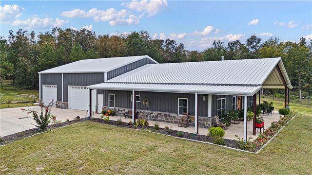 887 CR 3561, Clarksville, AR 72830