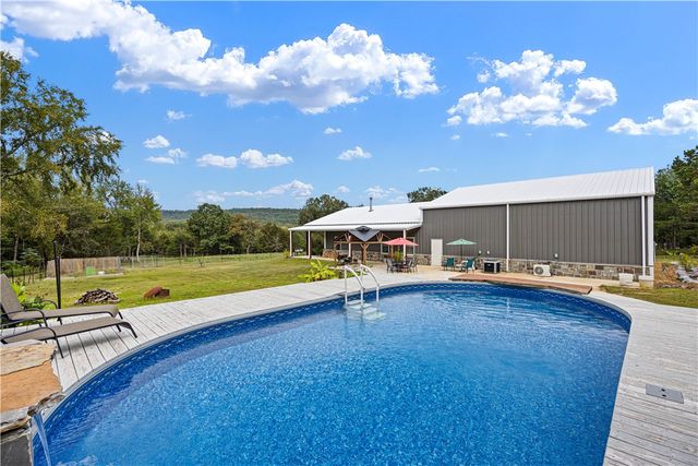 887 CR 3561, Clarksville, AR 72830