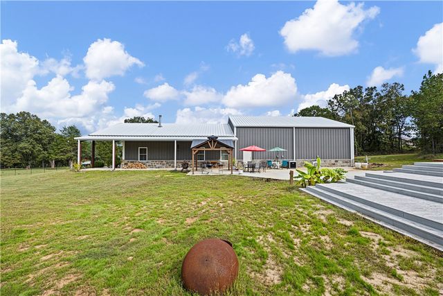 887 CR 3561, Clarksville, AR 72830