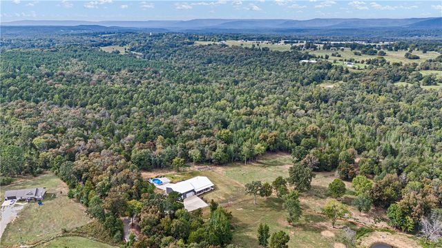 887 CR 3561, Clarksville, AR 72830