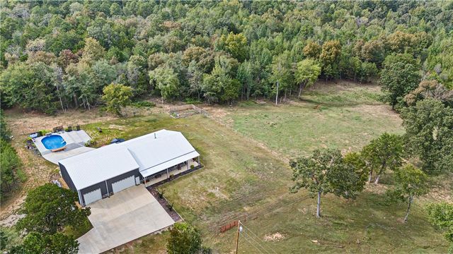 887 CR 3561, Clarksville, AR 72830
