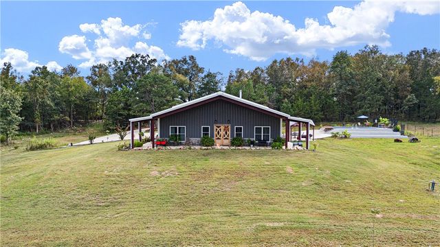 887 CR 3561, Clarksville, AR 72830