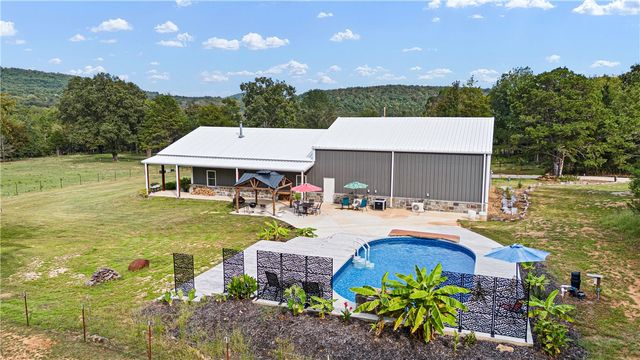 887 CR 3561, Clarksville, AR 72830