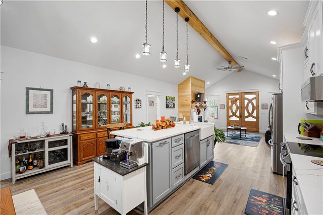 887 CR 3561, Clarksville, AR 72830