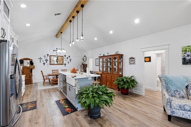 887 CR 3561, Clarksville, AR 72830