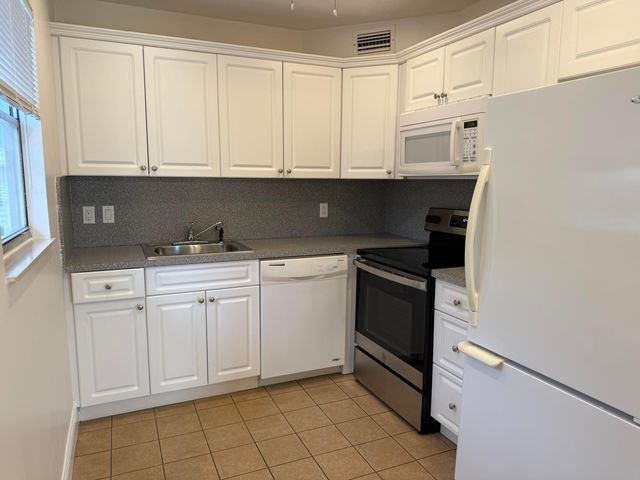 569 Monaco L, Delray Beach, FL 33446