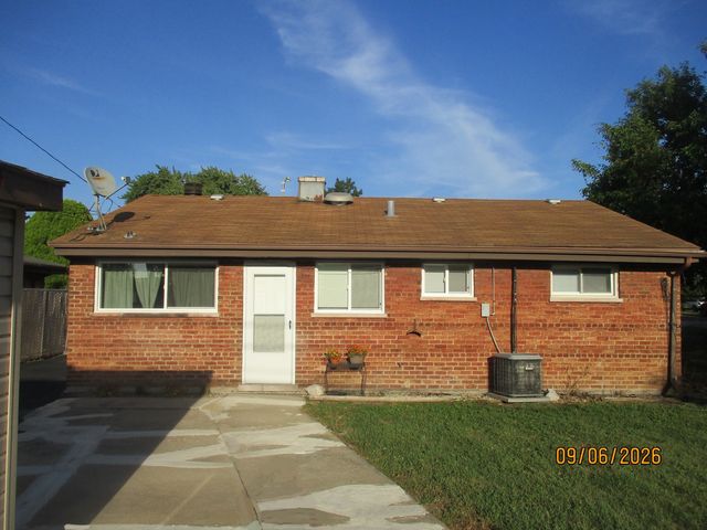 1404 Burnham Avenue, Calumet City, IL 60409