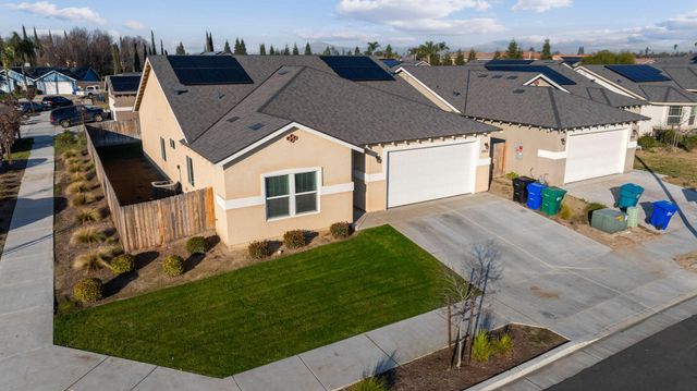 1942 W Date Avenue, Porterville, CA 93257