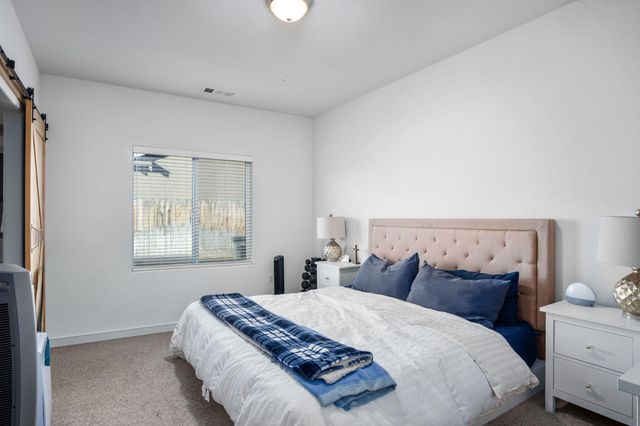 1942 W Date Avenue, Porterville, CA 93257