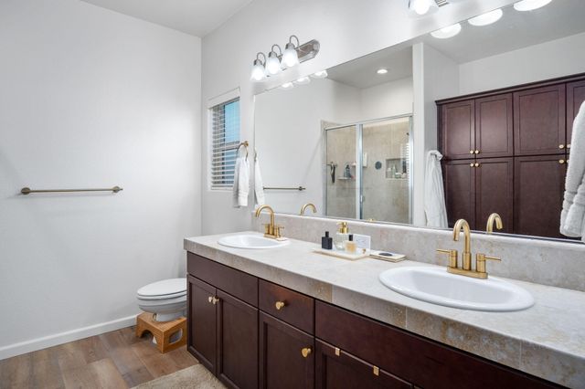 1942 W Date Avenue, Porterville, CA 93257