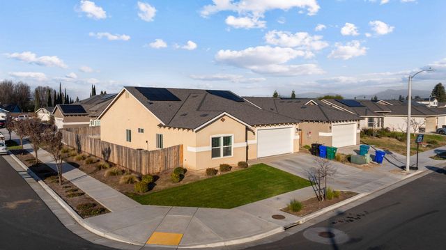 1942 W Date Avenue, Porterville, CA 93257