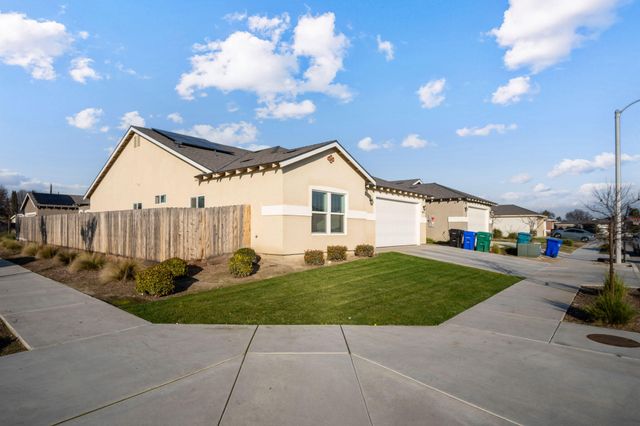 1942 W Date Avenue, Porterville, CA 93257