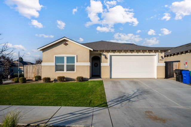 1942 W Date Avenue, Porterville, CA 93257