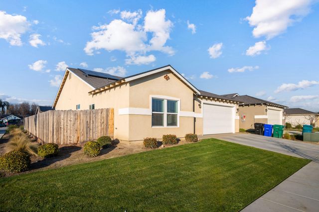 1942 W Date Avenue, Porterville, CA 93257