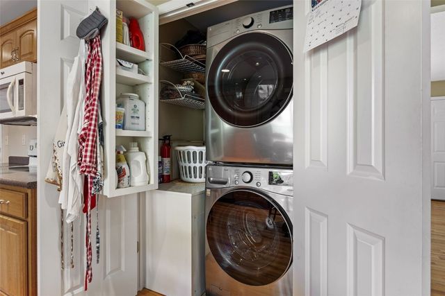 3830 Skylark Lane SE, Cedar Rapids, IA 52403