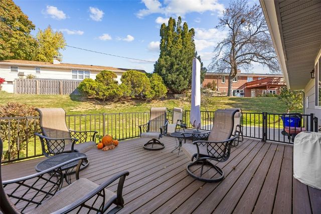 3830 Skylark Lane SE, Cedar Rapids, IA 52403