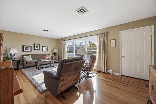 3830 Skylark Lane SE, Cedar Rapids, IA 52403