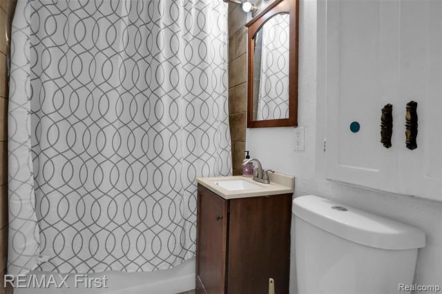 26730 Ridgemont Street, Roseville, MI 48066