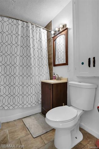 26730 Ridgemont Street, Roseville, MI 48066