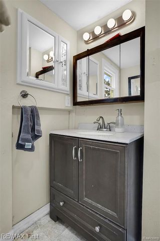 26730 Ridgemont Street, Roseville, MI 48066