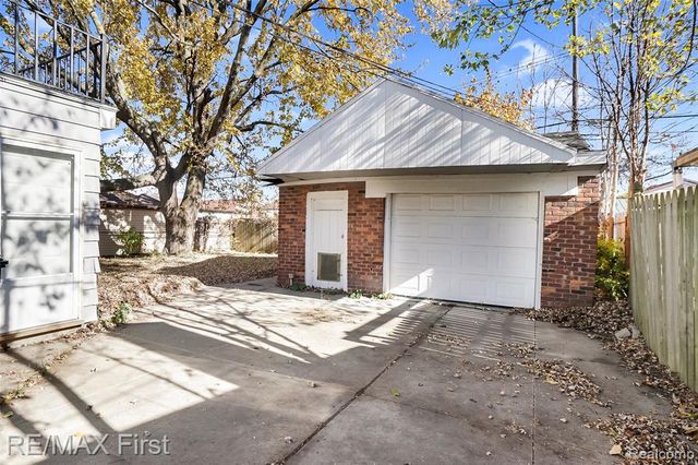 26730 Ridgemont Street, Roseville, MI 48066