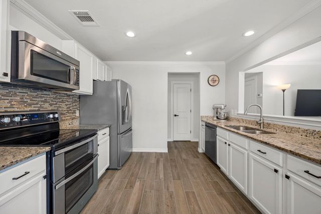905 Whispering Hollow DR, Kyle, TX 78640