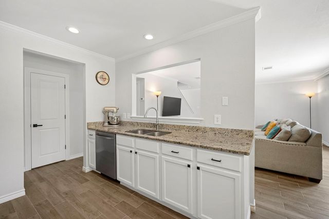 905 Whispering Hollow DR, Kyle, TX 78640